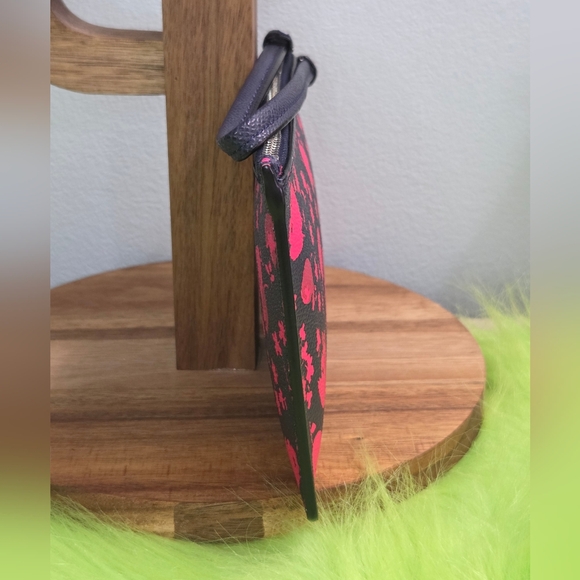 Coach Wristlet in Midnight Blue & Pink Ruby Sienna Rose print NWOT - Picture 5 of 13